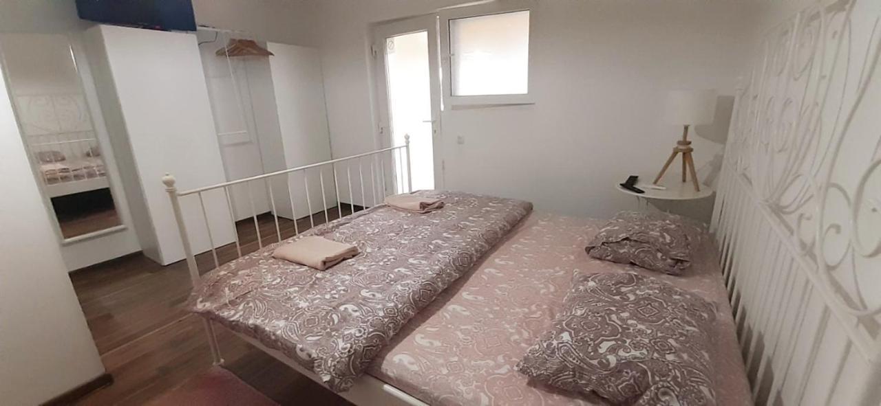 Domacinstvo Cikic Zasavica Guest House Luaran gambar
