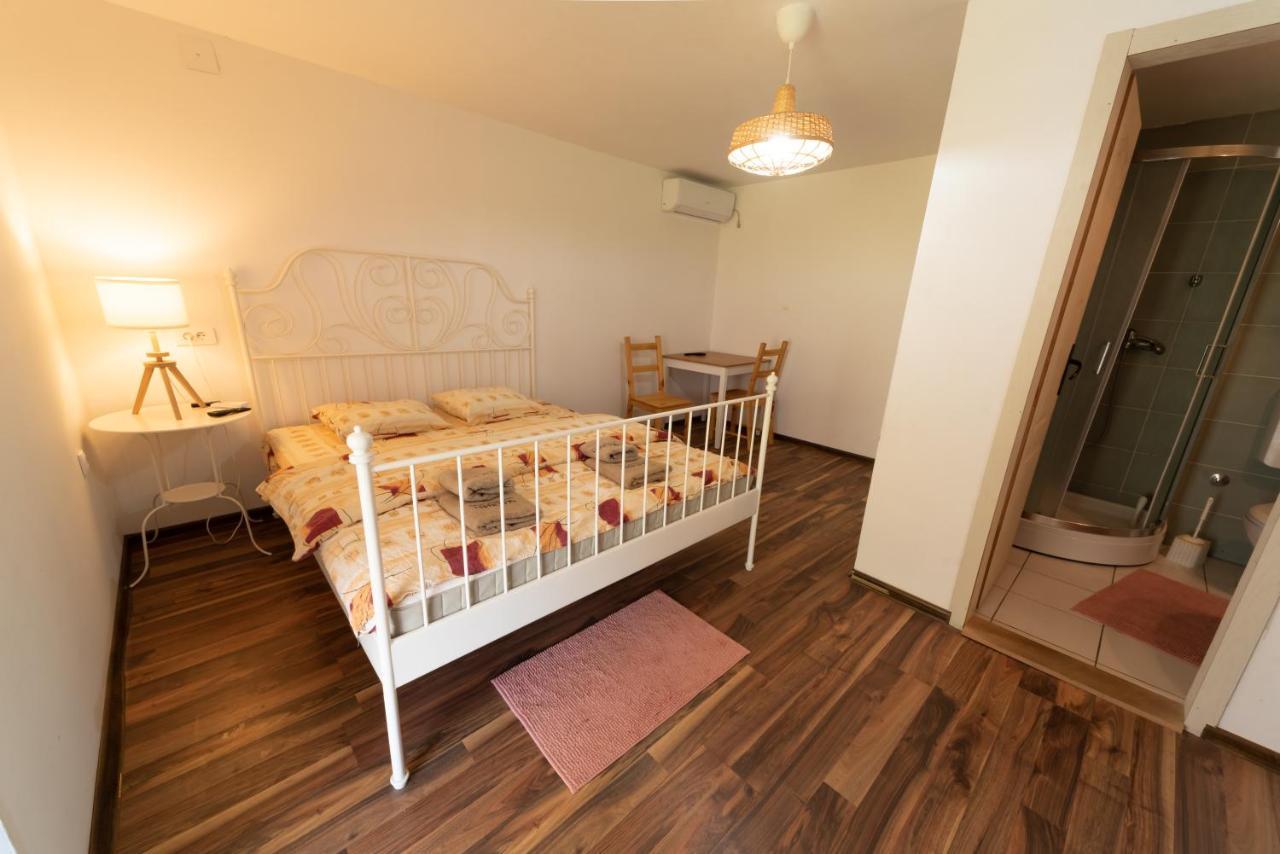 Domacinstvo Cikic Zasavica Guest House Luaran gambar